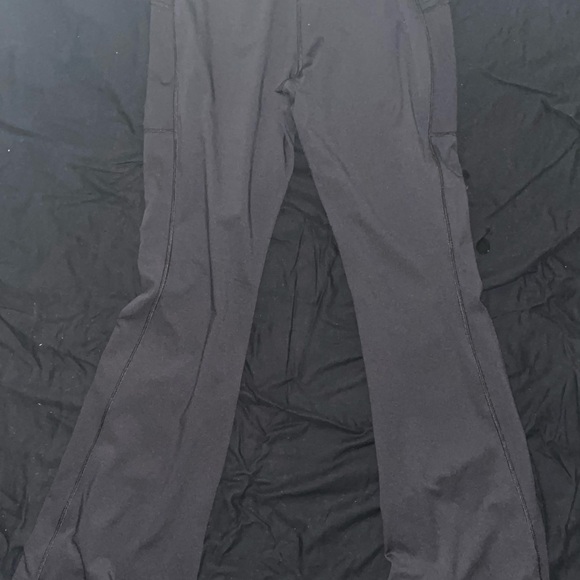 Women SO size Large high rise flare legging NWT - Picture 3 of 4